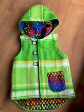 Load image into Gallery viewer, Wool Vest Size 4
