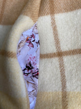 Load image into Gallery viewer, Ladies Wool Coat size 18