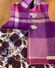 Load image into Gallery viewer, Wool Vest size 2