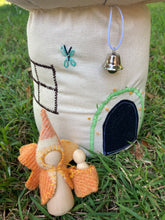 Load image into Gallery viewer, Mushroom Village with family