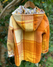 Load image into Gallery viewer, Wool Coat size 6