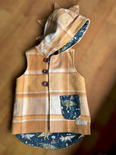 Load image into Gallery viewer, Upcycled Wool Vest size 5
