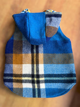 Load image into Gallery viewer, Wool Vest size 2

