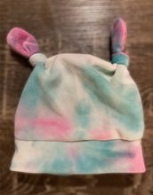 Load image into Gallery viewer, Knot Baby Beanie size newborn
